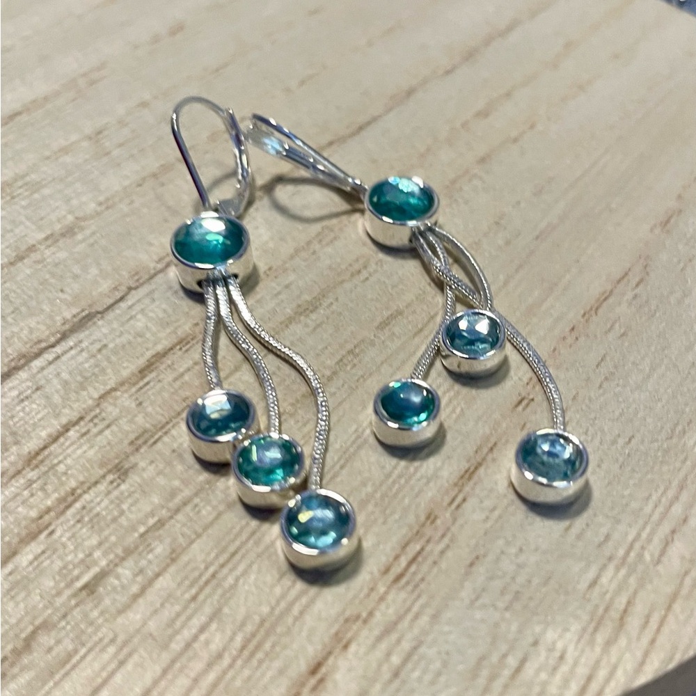Silver Necklace, Pierced Earrings & Bracelet with blue gem stones. - Picture 9 of 11